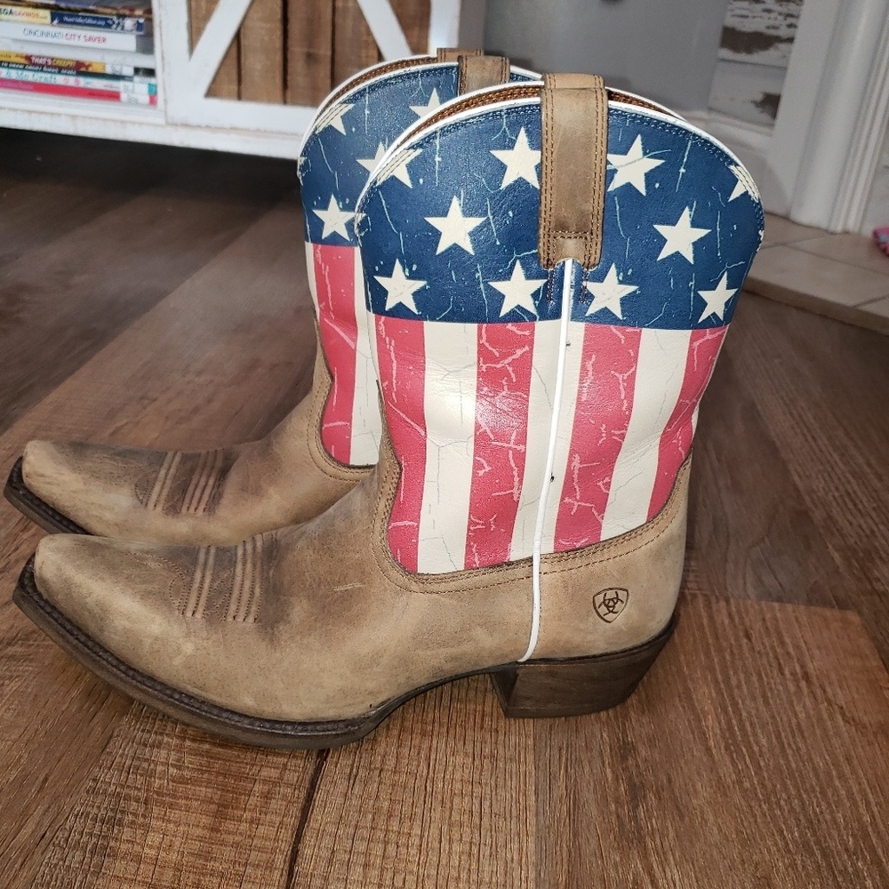 Womans Ariat American flag cowboy boots